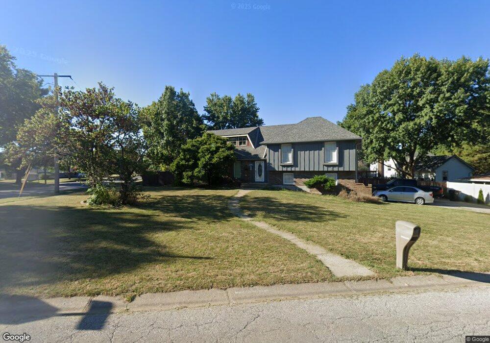 803 NW 15th St, Blue Springs, MO 64015 - photo 1