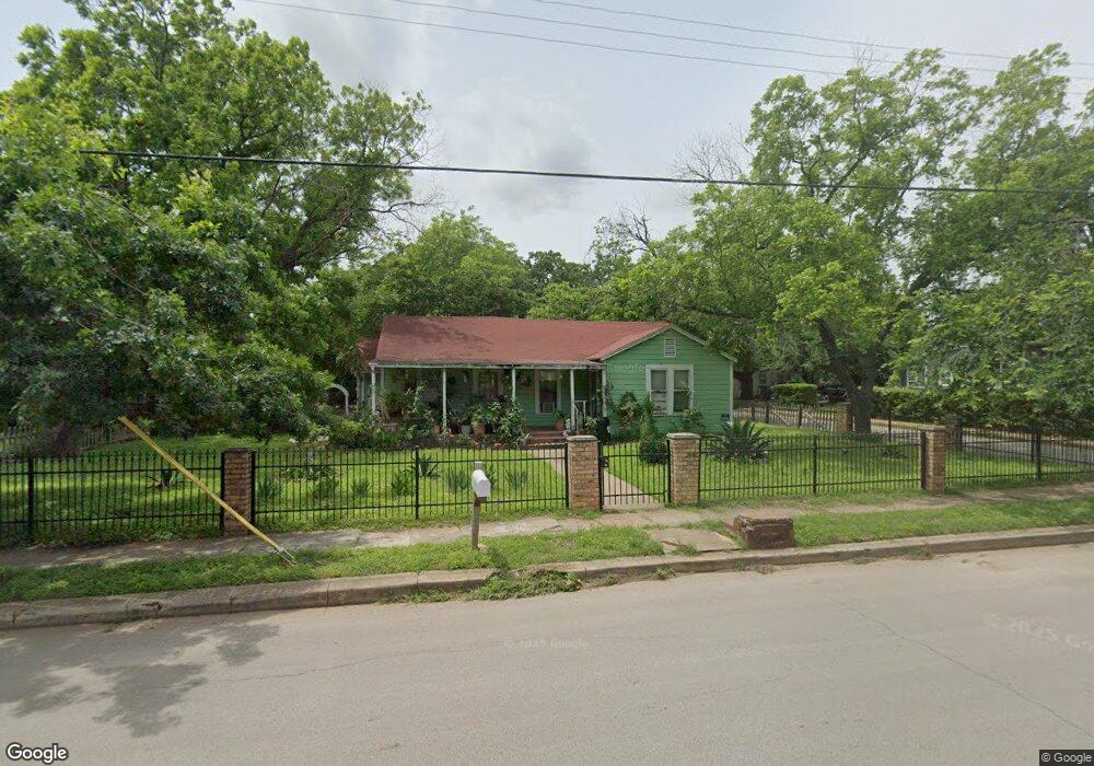 621 N Anglin St, Cleburne, TX 76031 - photo 1