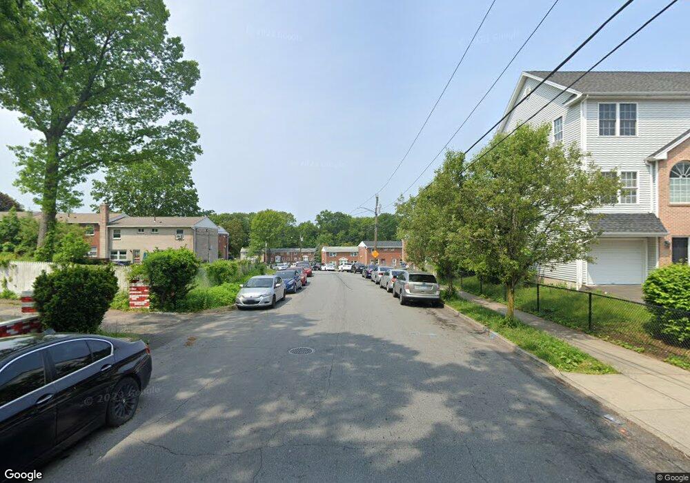 70 Yaremich Dr unit 1, Bridgeport, CT 06606 - photo 1