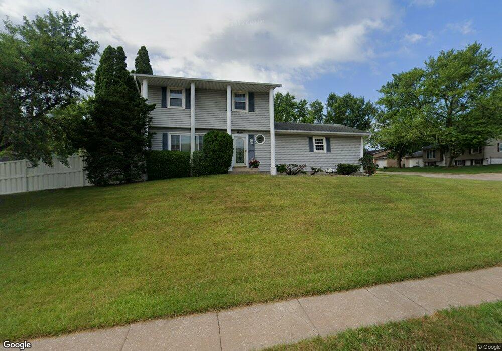 817 W 53rd St, Davenport, IA 52806 - photo 1