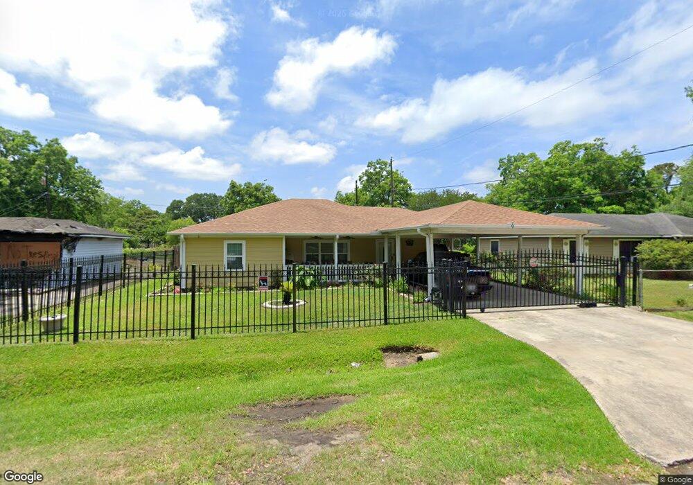 6717 Mariosa St, Houston, TX 77028 - photo 1