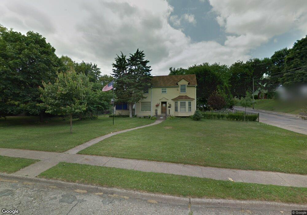 2134 N Myrtle St, Davenport, IA 52804 - photo 1