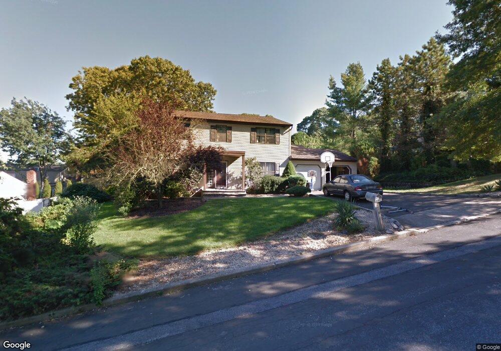 10 Lamb Place, Dix Hills, NY 11746 - photo 1