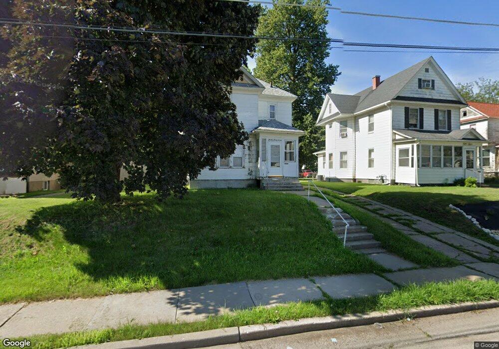 1337 W 17th St, Davenport, IA 52804 - photo 1