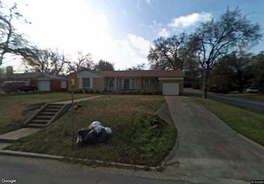 1030 W Johnson St, Denison, TX 75020 - photo 1