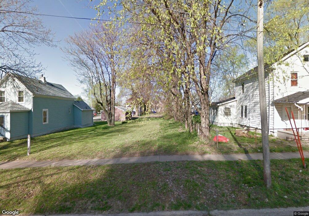 1131 16th St SE, Cedar Rapids, IA 52401 - photo 1
