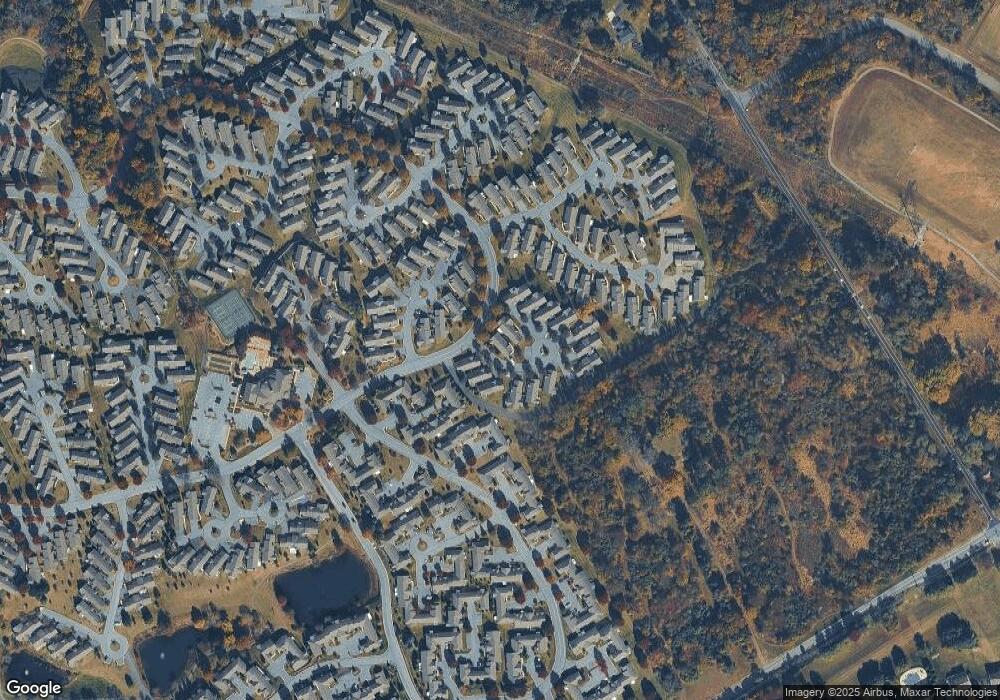 401 Hunting Card Ln unit 168, Glen Mills, PA 19342 - photo 1