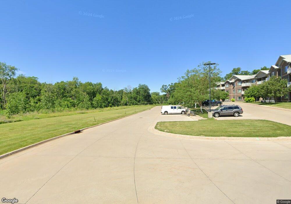 3329 Ellis Rd NW, Cedar Rapids, IA 52405 - photo 1