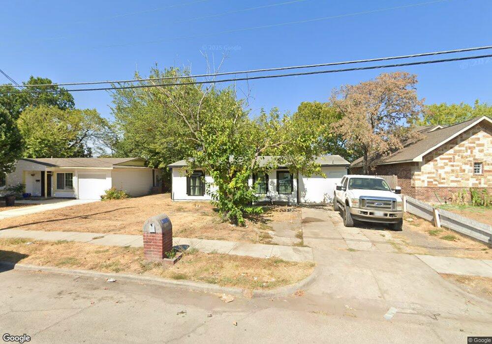 910 Shawnee Trace, Grand Prairie, TX 75051 - photo 1