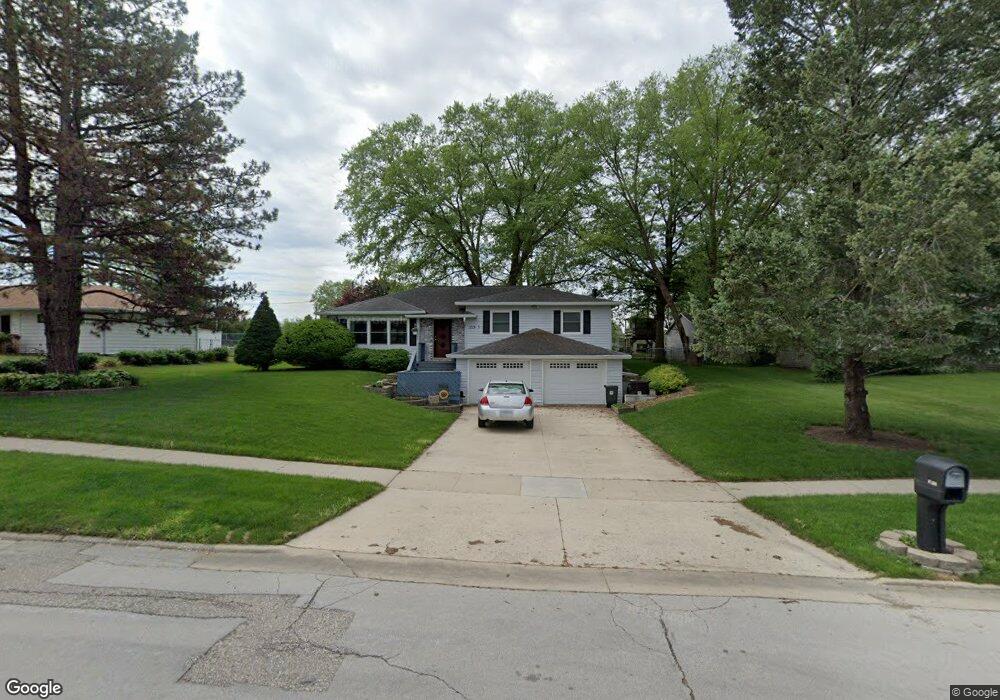 1715 Primrose Dr, Cedar Falls, IA 50613 - photo 1