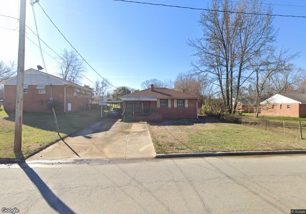 1006 Wise Ave, High Point, NC 27260 - photo 1