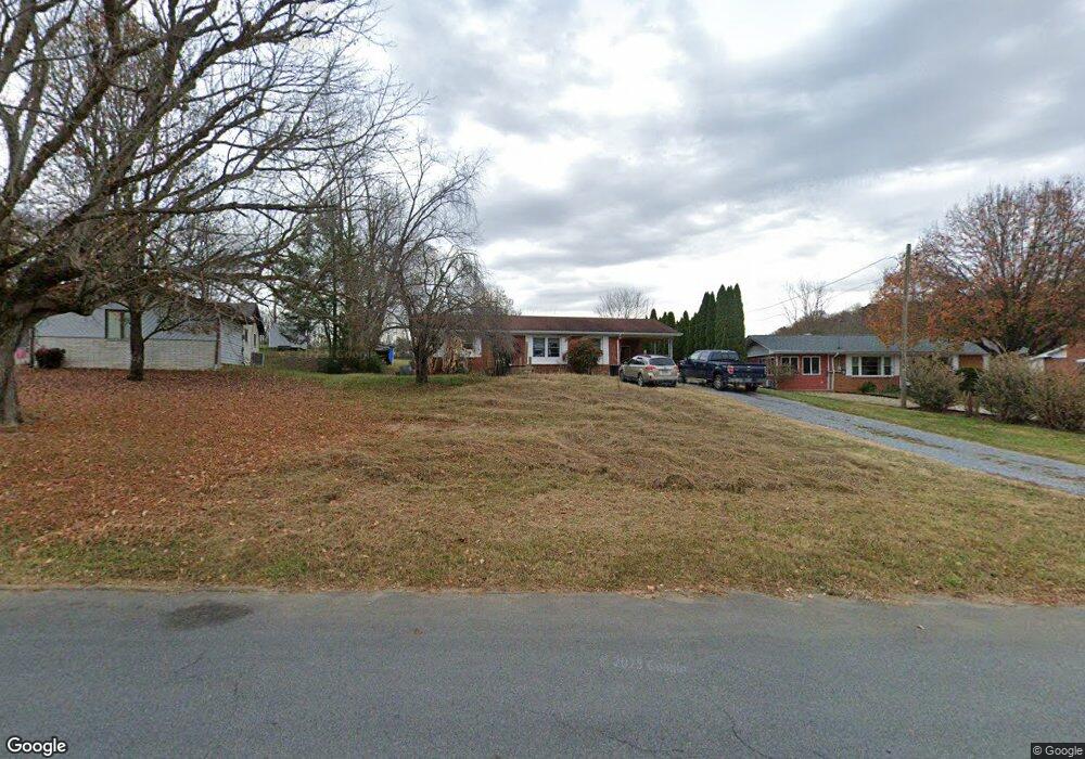 1503 Stoneybrook Dr, Johnson City, TN 37601 - photo 1