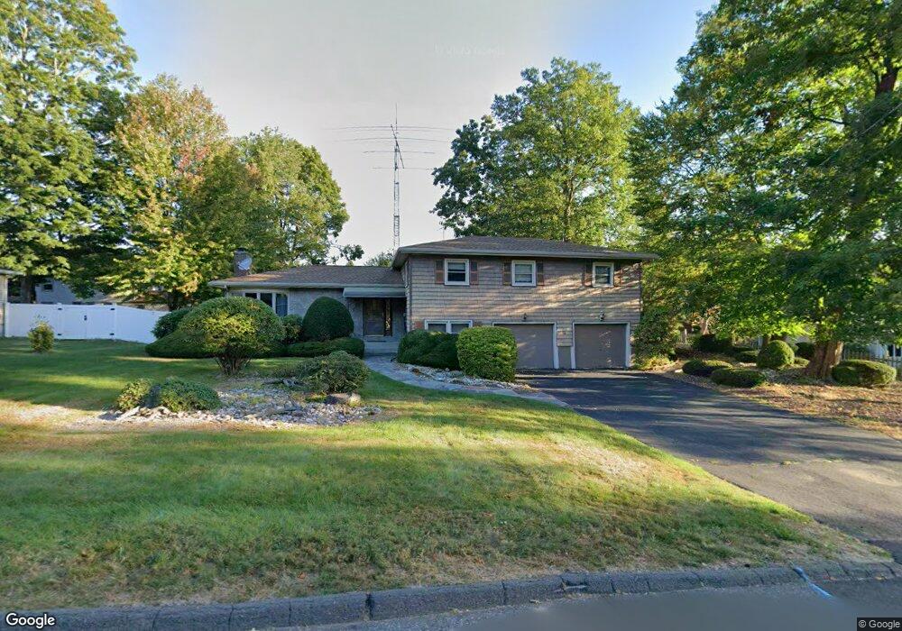 121 W Meadowview Rd, Holyoke, MA 01040 - photo 1