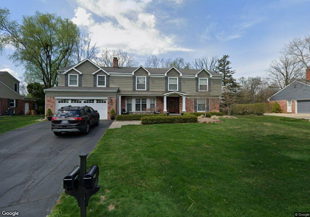 842 Shady Hollow Cir, Bloomfield Hills, MI 48304 - photo 1