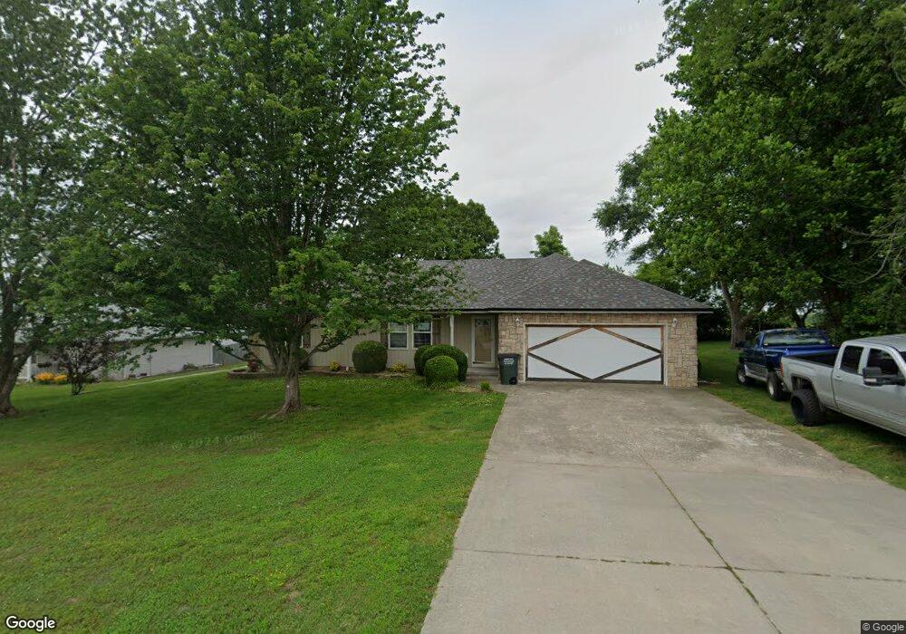 1595 W Laverne St, Bolivar, MO 65613 - photo 1