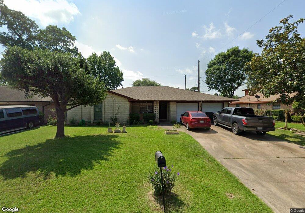 6110 Shady Timbers Dr, Houston, TX 77016 - photo 1