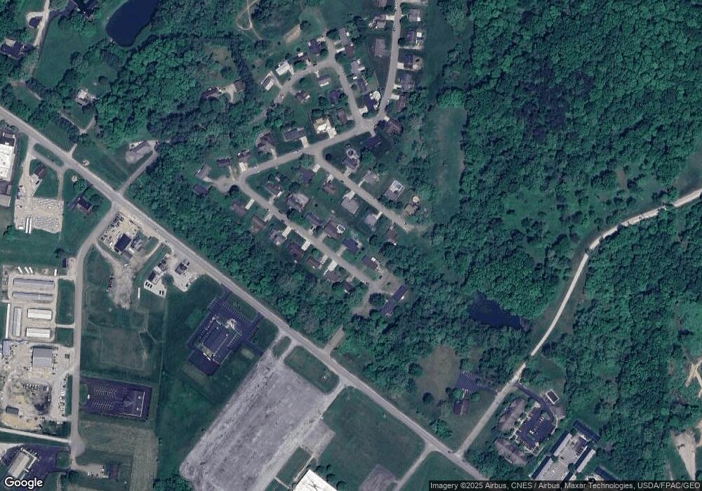 1622 Valley View Dr, Logan, OH 43138 - photo 1