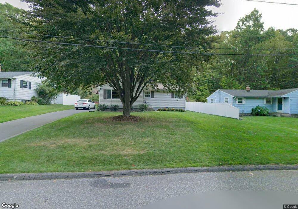 6 Wayne Ct, Holyoke, MA 01040 - photo 1