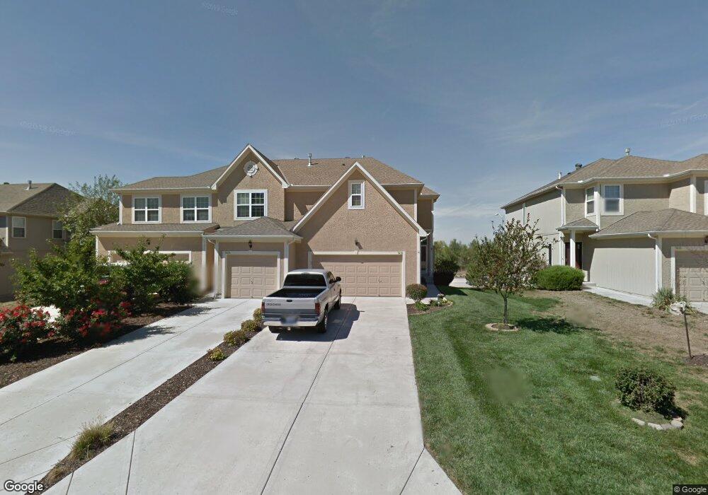 7418 Mccoy St, Shawnee, KS 66227 - photo 1