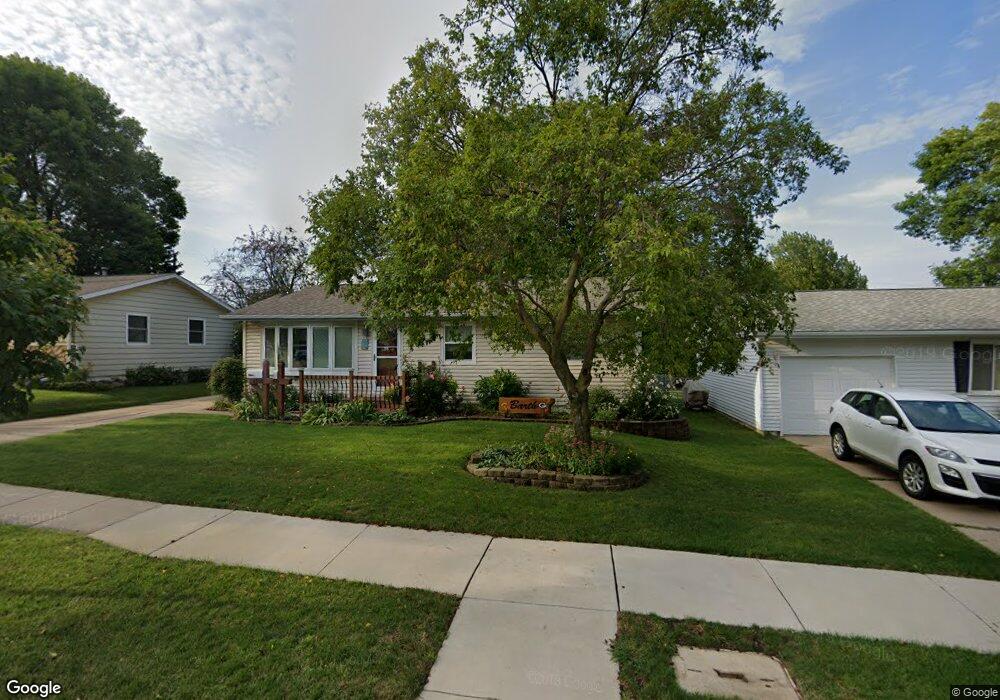 4500 Midway Dr NW, Cedar Rapids, IA 52405 - photo 1