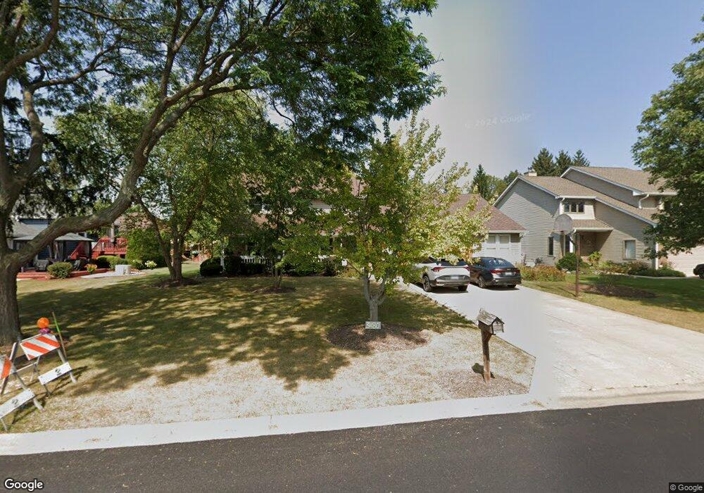 3480 Meadow Crest Cir, Gurnee, IL 60031 - photo 1