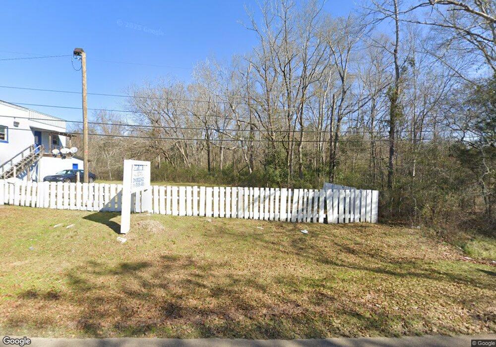2011 Monticello St, Hazlehurst, MS 39083 - photo 1