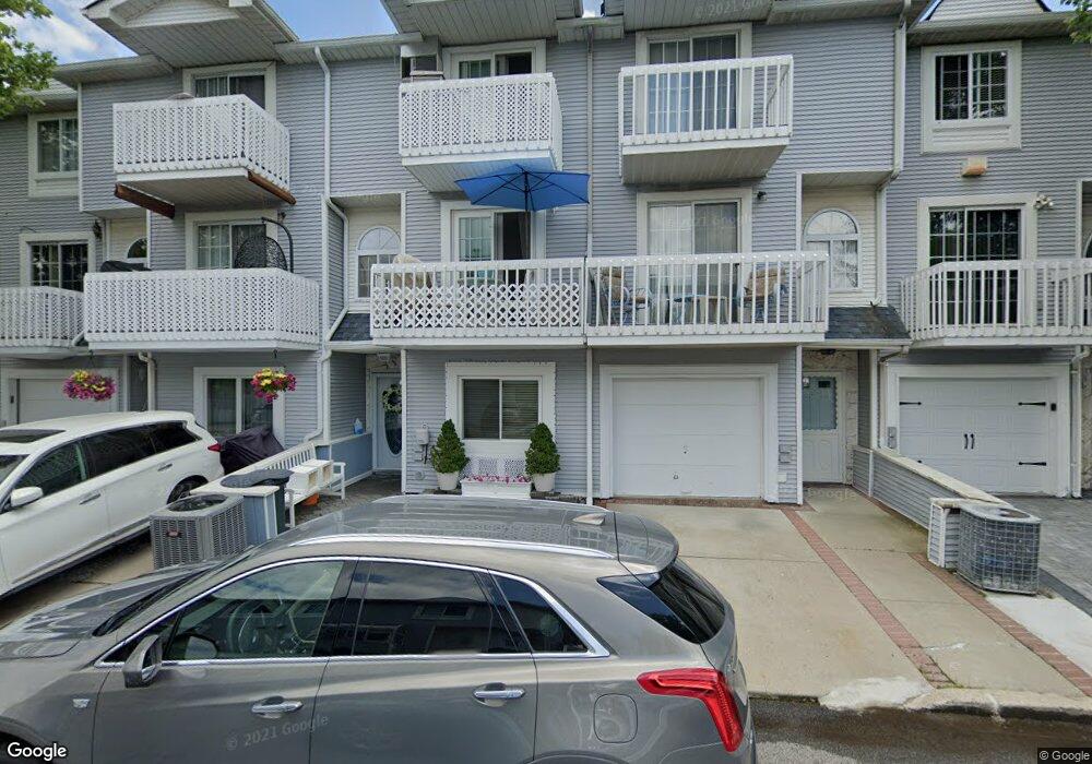 67 Country Dr E unit 84, Staten Island, NY 10314 - photo 1