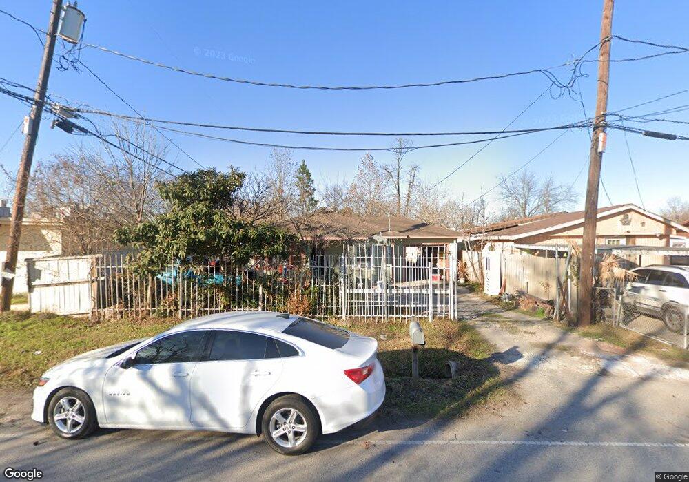 3401 Cedar Hill Ln, Houston, TX 77093 - photo 1