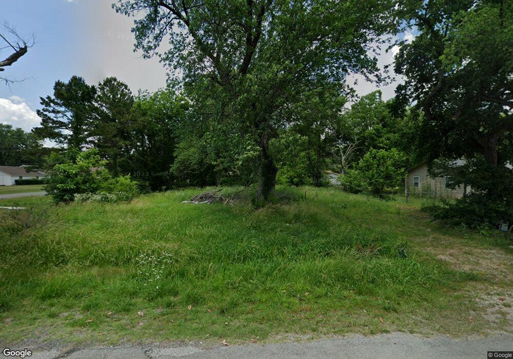 101 N Gray St, Chouteau, OK 74337 - photo 1