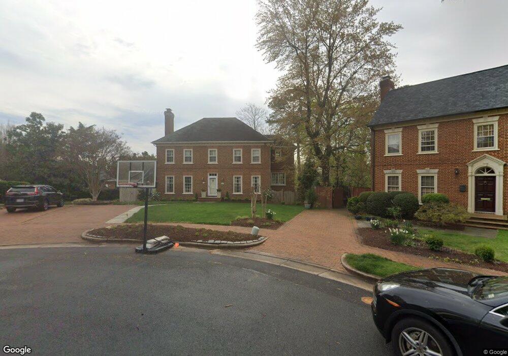 703 Kings Ct, Alexandria, VA 22302 - photo 1