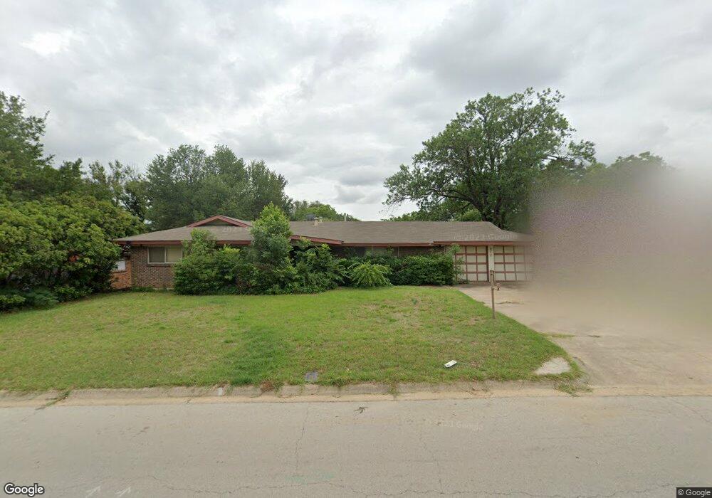 617 W Redbud Dr, Hurst, TX 76053 - photo 1