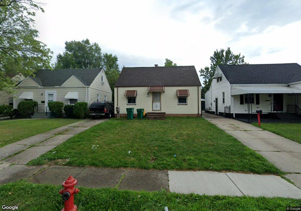 20915 Watson Rd, Maple Heights, OH 44137 - photo 1