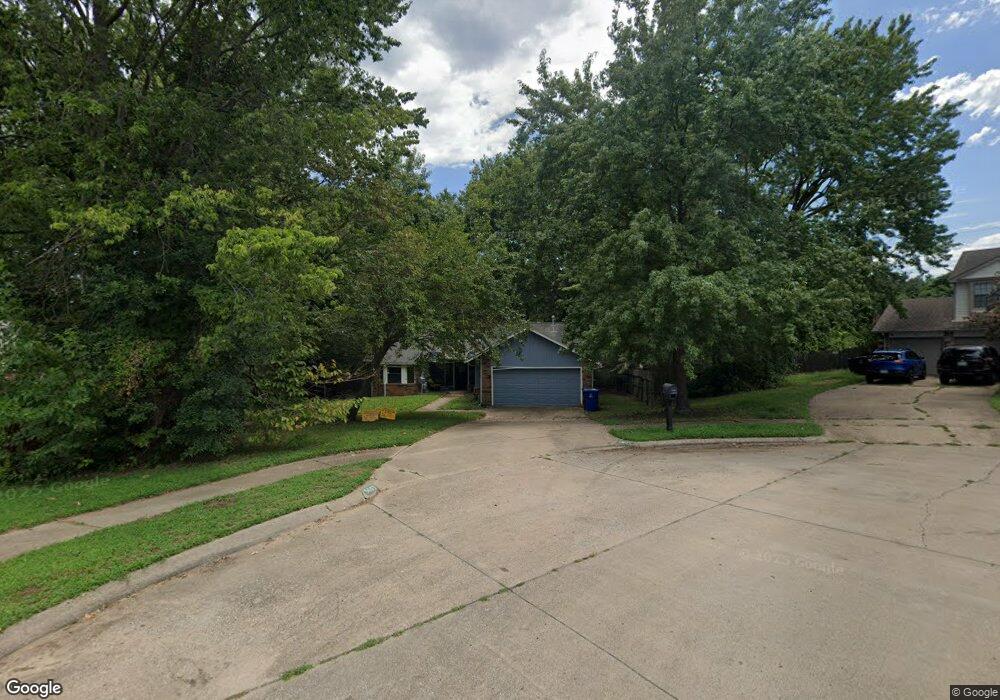 5607 S Juniper Place, Broken Arrow, OK 74011 - photo 1