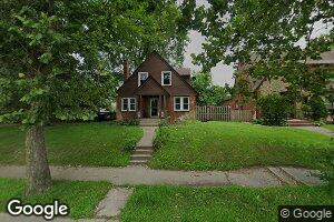 1013 N 2nd St, Clinton, IA 52732