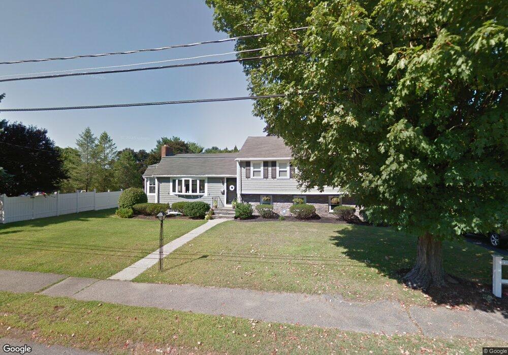 135 Harbor View Rd, Milton, MA 02186 - photo 1