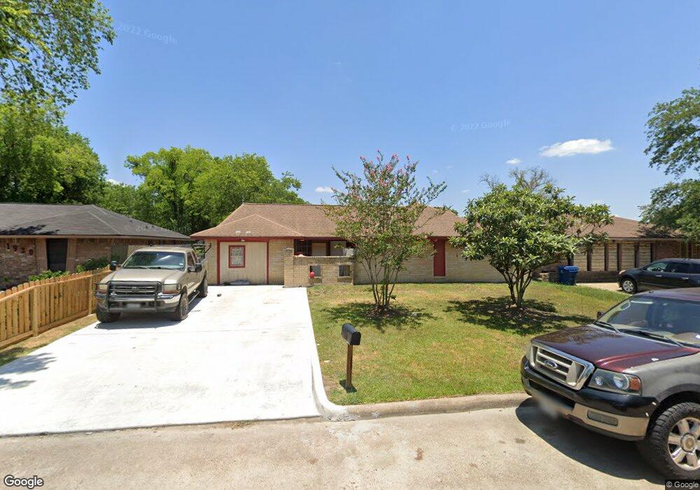 1926 Barnsley Ln, Houston, TX 77088 - photo 1