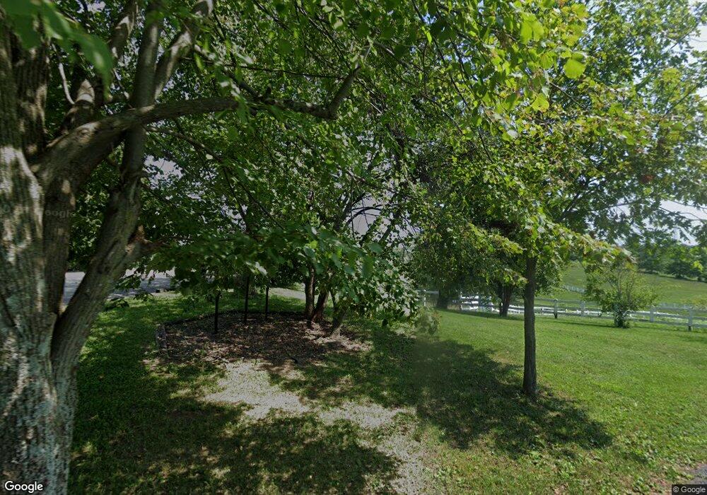 697 Beaumont Ave, Harrodsburg, KY 40330 - photo 1