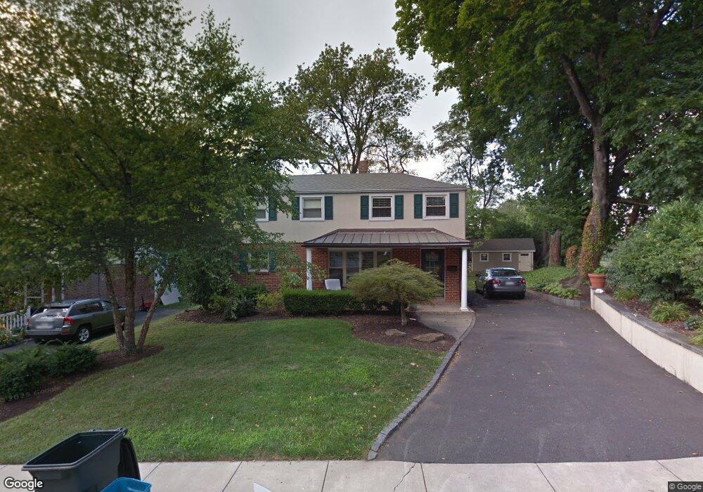 105 E Wissahickon Ave, Flourtown, PA 19031 - photo 1