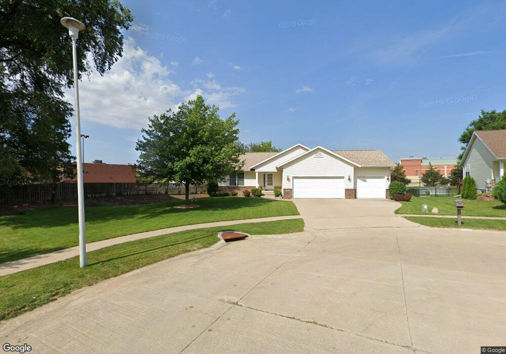 2416 Jomar Ct SW, Cedar Rapids, IA 52404 - photo 1