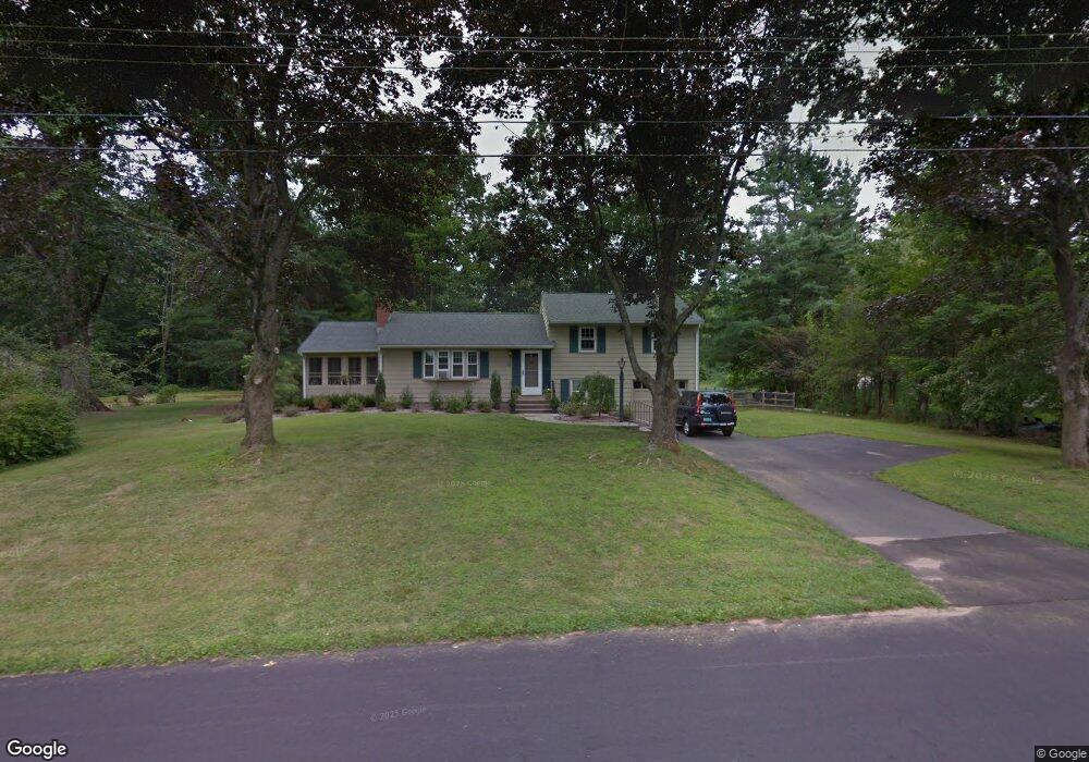 11 Deepwood Rd, Simsbury, CT 06070 - photo 1