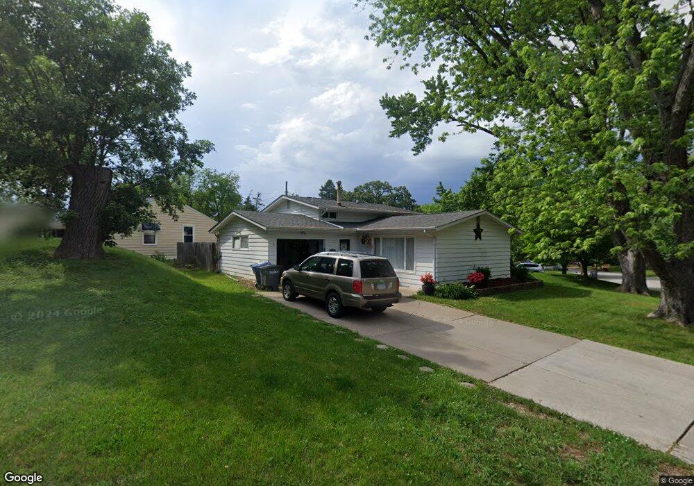 52 Parklane Cir, Bettendorf, IA 52722 - photo 1