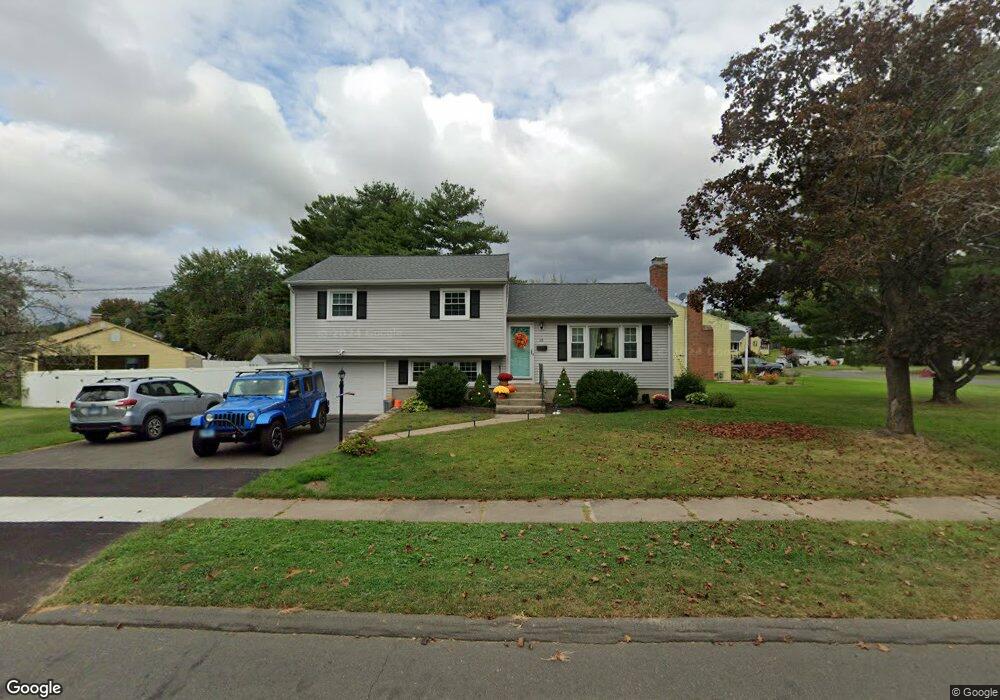 26 Kimberly Rd, West Hartford, CT 06107 - photo 1