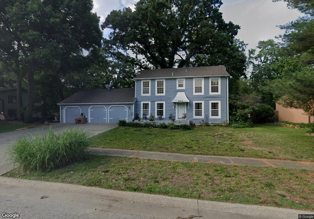 2918 SW 36th St, Topeka, KS 66614 - photo 1