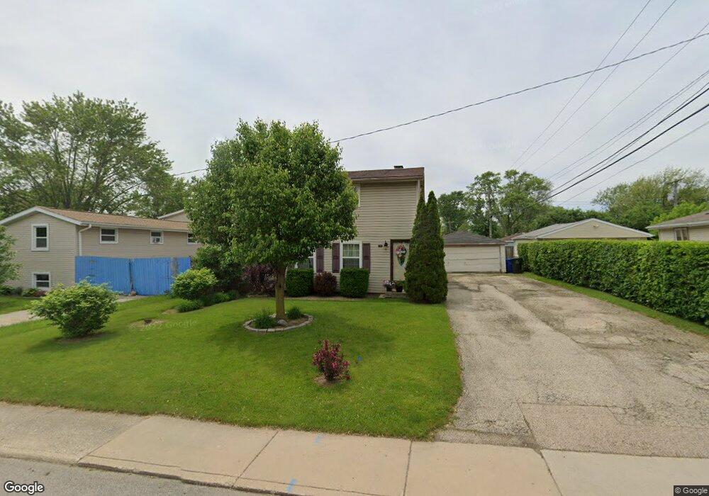 1102 Denver Dr, Carpentersville, IL 60110 - photo 1