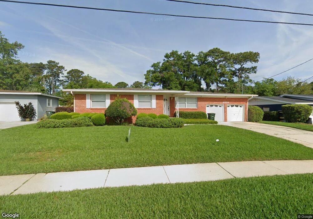 6839 Holiday Rd N, Jacksonville, FL 32216 - photo 1