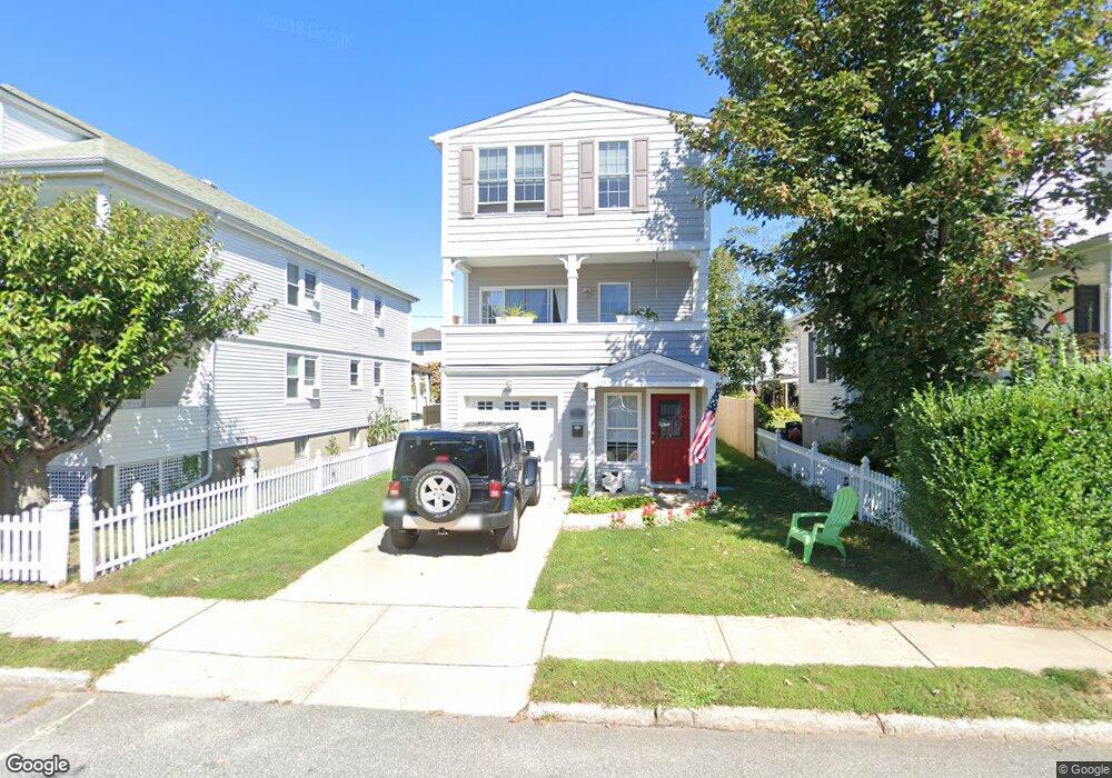 37 1/2 Thurston Ave, Newport, RI 02840 - photo 1