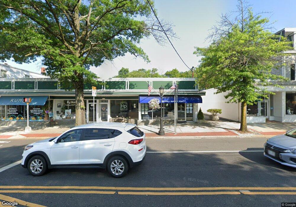 893 Post Rd, Darien, CT 06820 - photo 1