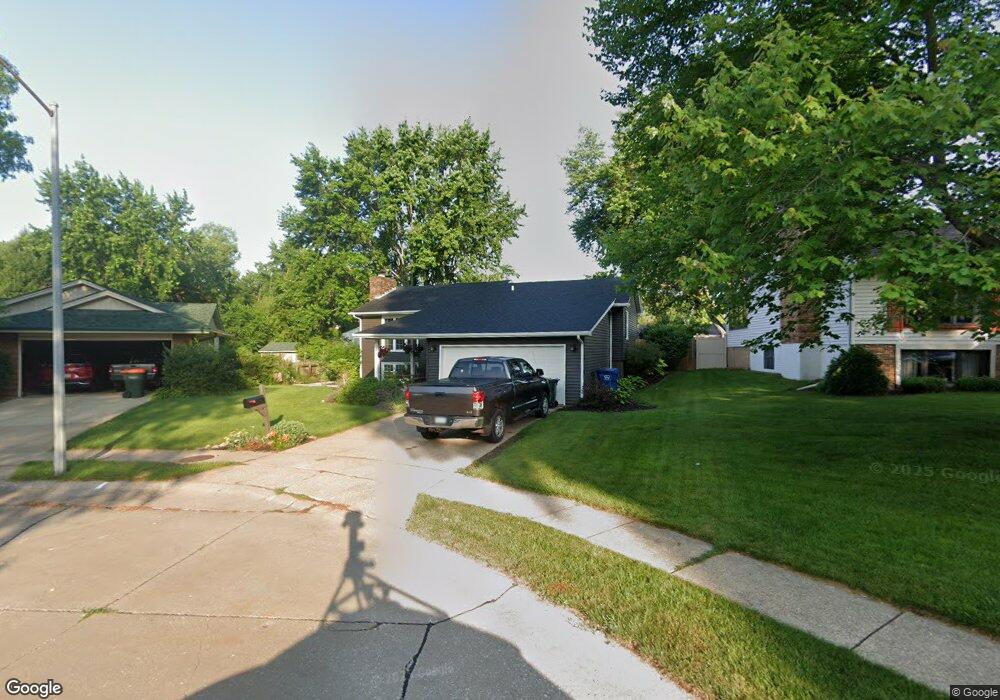 4646 Washington Ln, Davenport, IA 52806 - photo 1