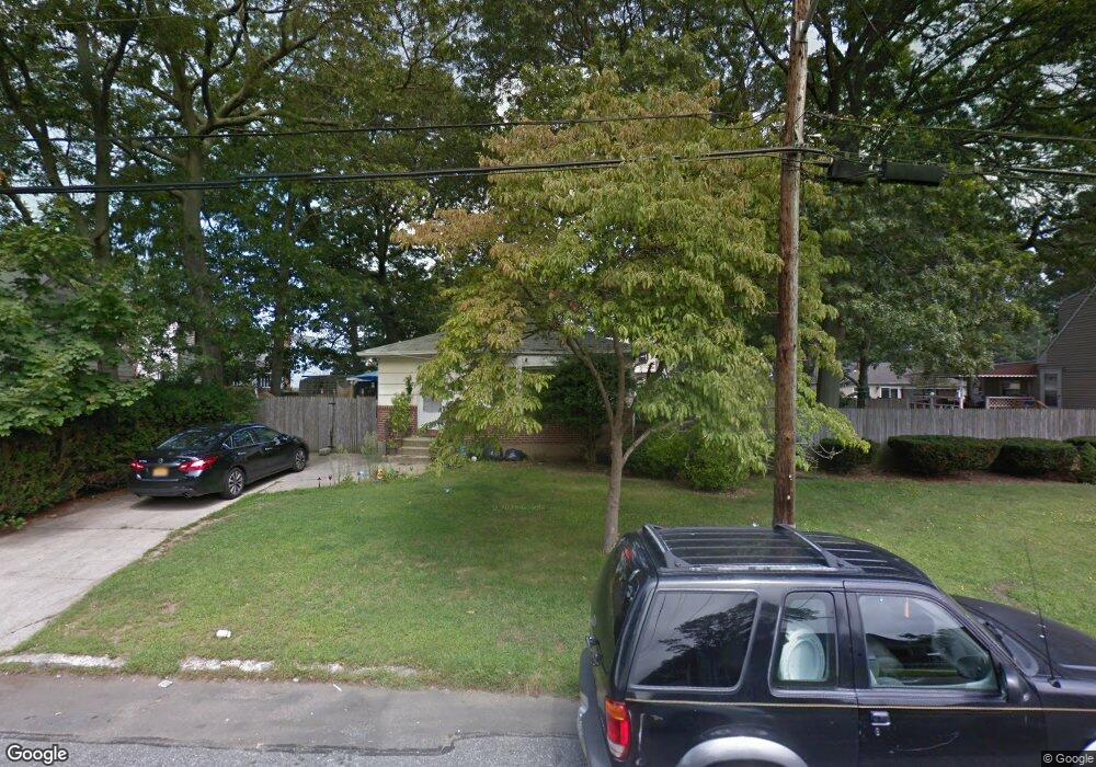 209 26th St, Copiague, NY 11726 - photo 1