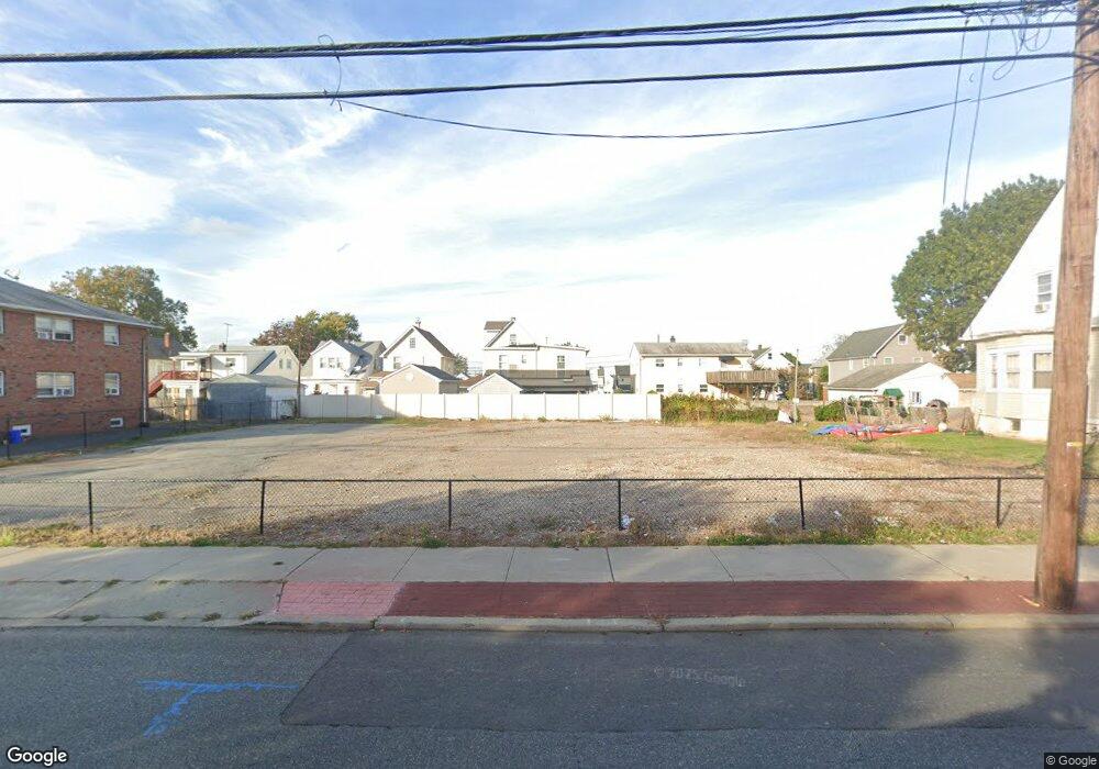 652 Roosevelt Ave, Carteret, NJ 07008 - photo 1